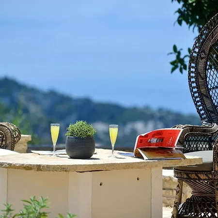 Villa Meraviglia Luxury House